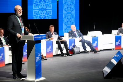 Тысячи юристов собрались в Казани, чтобы свергнуть монополию адвокатов и «запрячь» ИИ