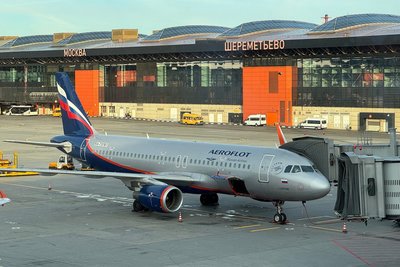 Задержки более 100 рейсов в аэропортах Москвы обсудили на оперштабе Минтранса