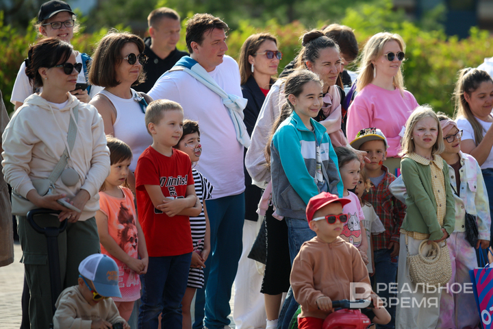 Дети из многодетных семей могут получить первоочередное зачисление в детсады и школы