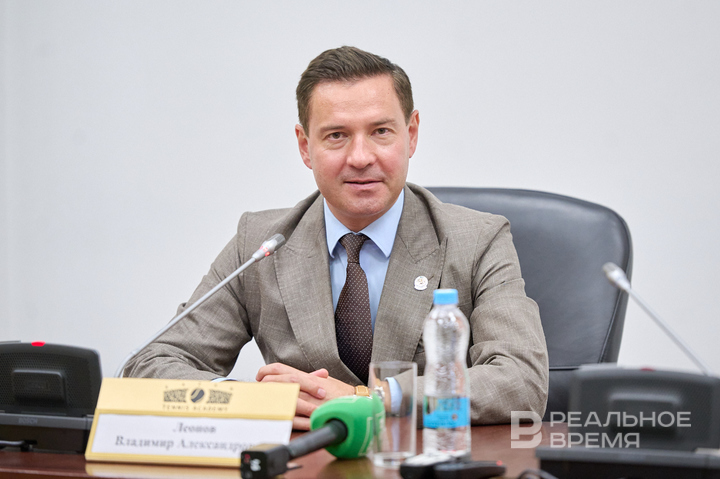 Леонов: стадион в Казани — один из лучших в стране для легкой атлетики