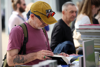 Продажи французских издательств в 2024 году снизились на 3,1% с учетом инфляции