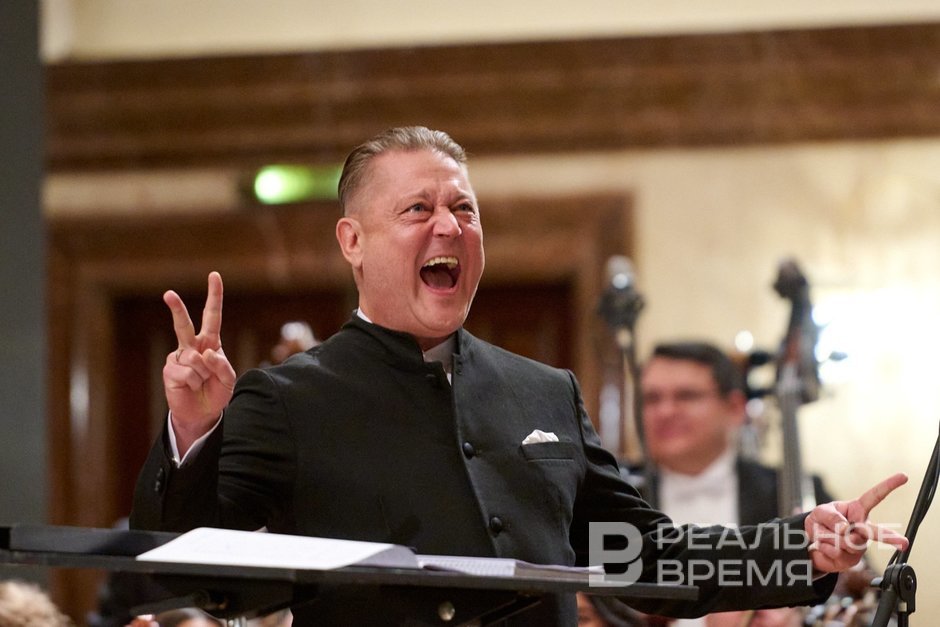 Дирижера Александра Сладковского наградили высшей госнаградой Татарстана