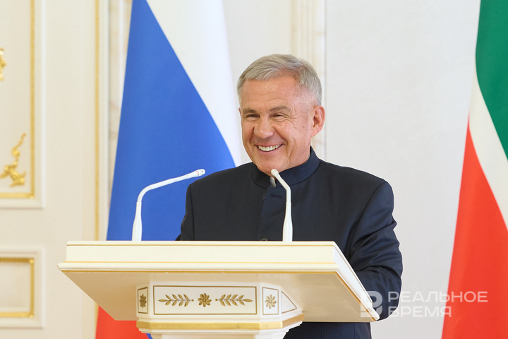 Рустам Минниханов наградил Михаила Юрина медалью «100 лет образования ТАССР»