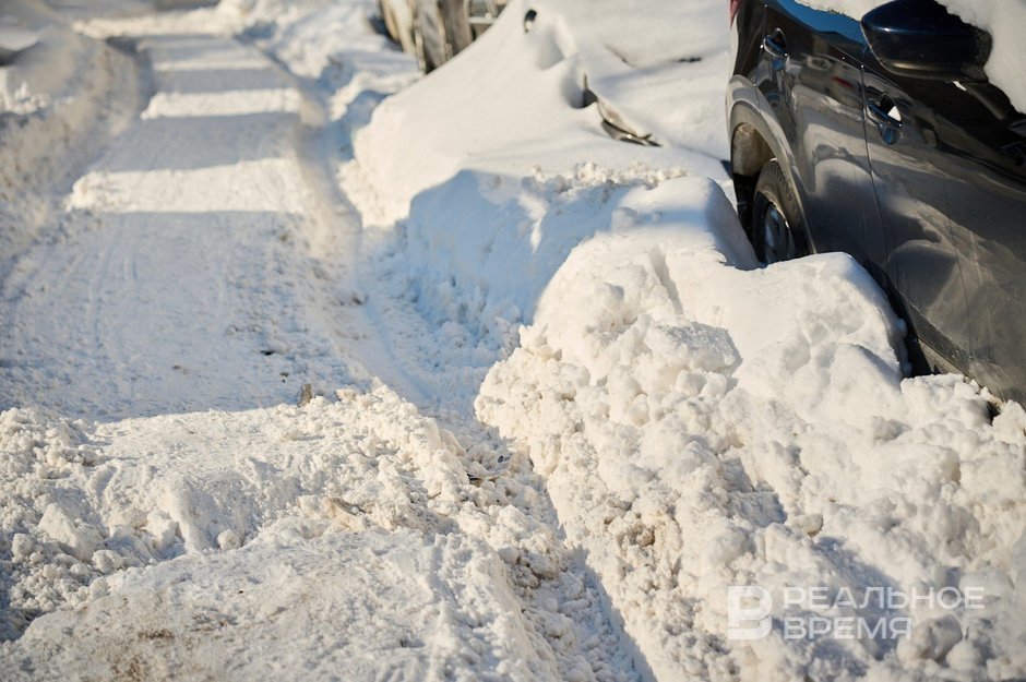 В Казани на уборку снега днем вышли более 1,1 тысячи человек и машин