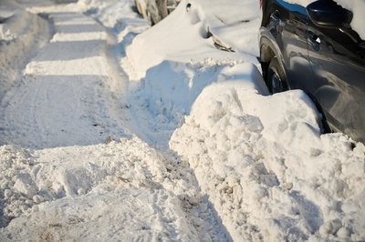 В Казани на уборку снега днем вышли более 1,1 тысячи человек и машин
