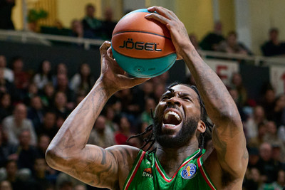 УНИКС добыл 11-ю победу подряд в матче против «Пари НН» с очередной «соткой» в кармане