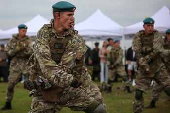 Более 167 тыс. ветеранов вернулись из зоны СВО — данные управления президента