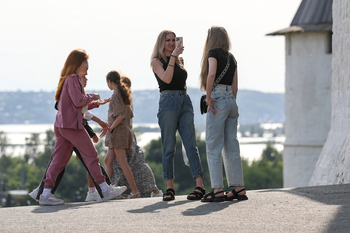 Названы самые выгодные направления для путешествий по России в сентябре