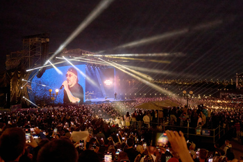 Дебютный VK Fest в Казани собрал 20 тысяч человек и толпу за ограждением