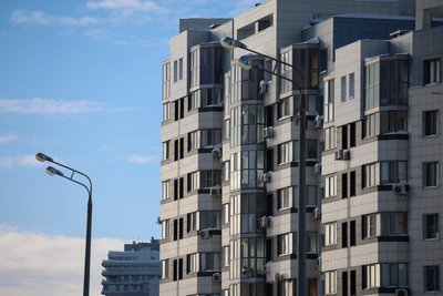 Количество обращений в МФЦ на регистрацию недвижимости упало на 30%