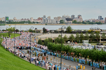 В крестном ходе с Казанской иконой Божией Матери приняло участие 5 тыс. человек