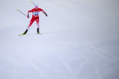 Татарстанская лыжница Непряева упала во время скиатлона на Олимпиаде