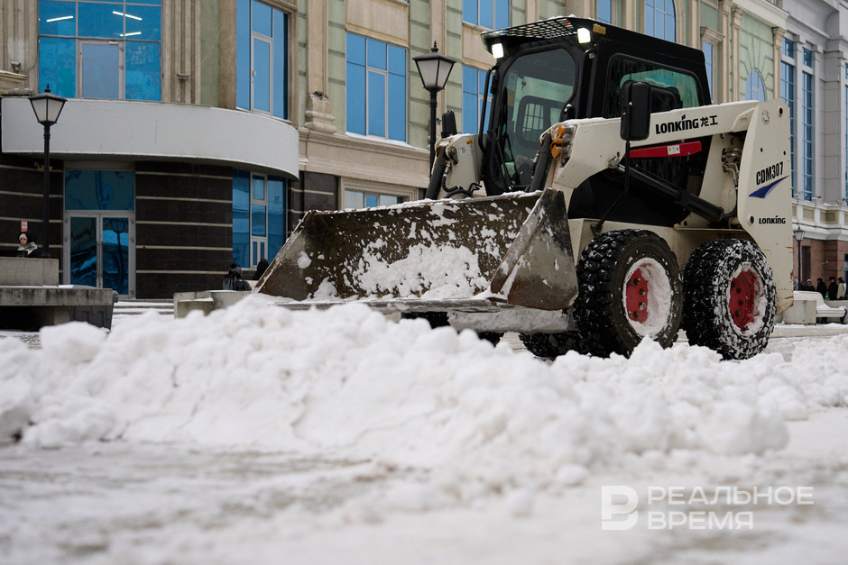 В Казани за прошедшие сутки 4,8 тыс. тонн снега вывезли на снегоплавильные пункты