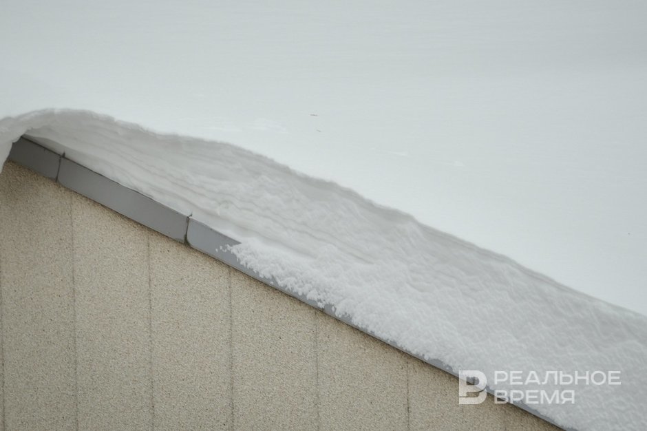 В доме на улице Рахимова в Казани рухнула часть крыши