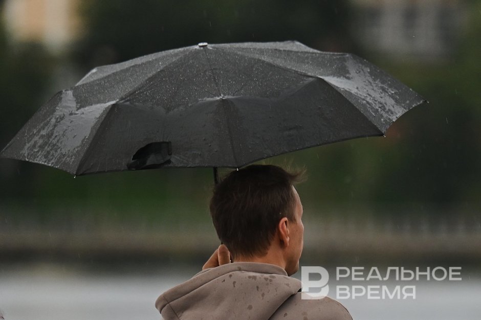Казанцев предупредили о грозе и сильном ветре в среду