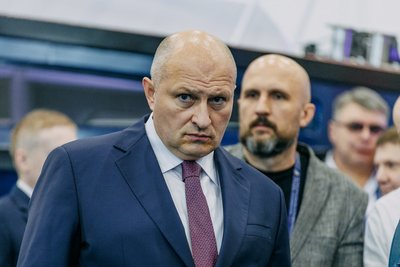 «Сейчас пожарные — как военные: одни тушат, другие — отстреливаются»