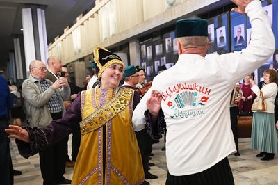 «Пусть профессиональные артисты постоят в сторонке»