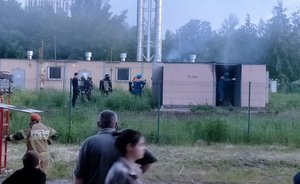 В Казани потушили пожар на трансформаторной подстанции — света в домах рядом пока нет