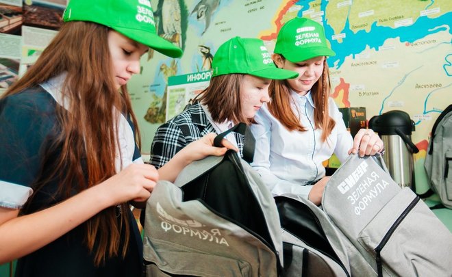 СИБУР поддержал нижнекамское школьное лесничество — подарил новое оборудование, инструменты и материалы