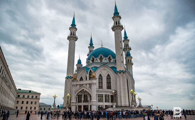 В праздничном намазе в честь Ураза-байрам приняли участие около 155 тыс. человек