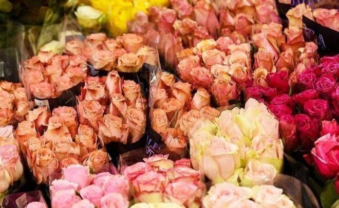 В Казани в Международный женский день наблюдается ажиотаж в цветочных магазинах — видео