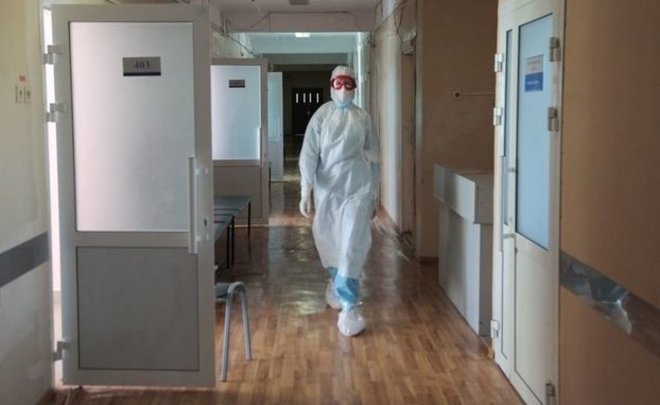 За последние сутки в России зафиксировано 1 015 смертей от коронавируса — это новый антирекорд