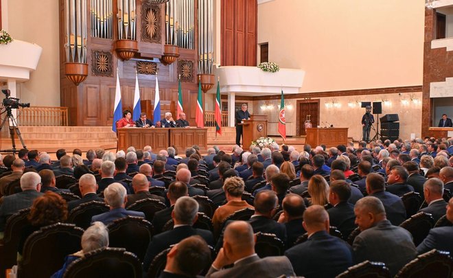 Итоги дня: послание Рустама Минниханова, ЧП в школе под Казанью, «Москвич» под санкциями