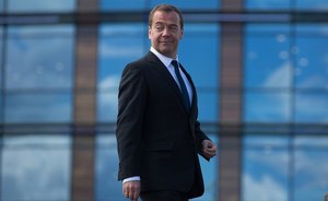 Медведев подтвердил планы приравнять МРОТ к прожиточному минимуму за два года