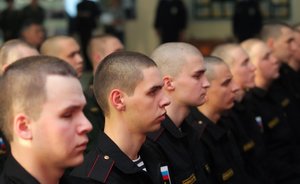 Путин внес в дисциплинарный устав запрет на смартфоны в воинских частях