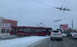 В Казани на Гвардейской трамвай сошел с рельсов