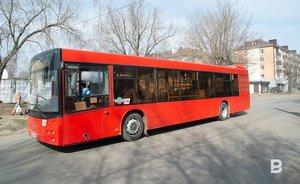 В Казани женщина выпала из автобуса №90