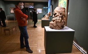 Галерея «Хазинэ» в Казани продлила на месяц акцию бесплатного посещения