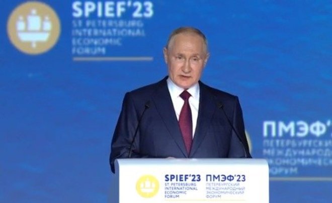Владимир Путин предложил объявить амнистию по вынужденным валютным нарушениям во время действия моратория