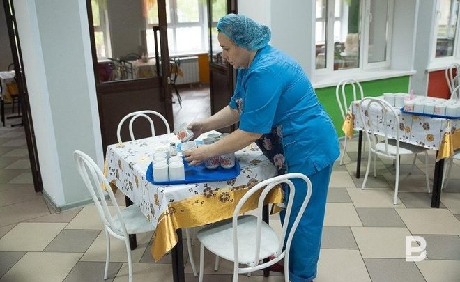 «Прошу принять меры и мне доложить»: Минниханов поручил разобраться с питанием в детских лагерях