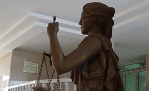 Прокуратура обжаловала «мягкий» приговор экс-главе налоговой Елабуги — он все еще в розыске