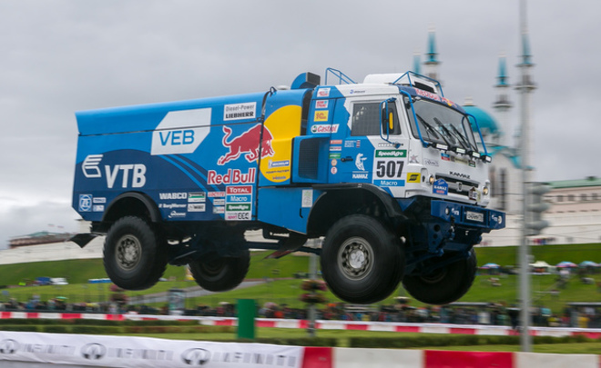 Экипаж Николаева из команды «КАМАЗ-мастер» финишировал вторым на пятом этапе «Дакара»