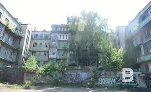 Пентаграммы, петля, Маяковский: как умирает Мергасовский дом в центре Казани