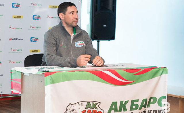 СМИ: «Чикаго Блэкхокс» заинтересовался Данисом Зариповым