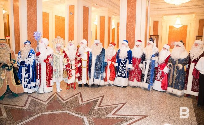 Россиянам дали советы по выбору Деда Мороза и Снегурочки к новогоднему празднику