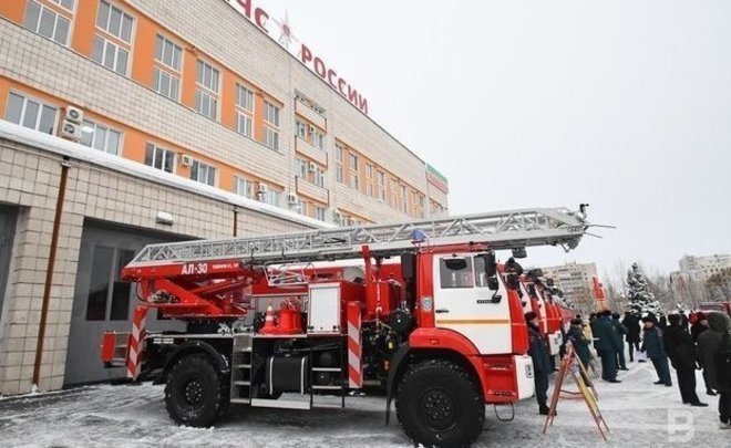 В Казани загорелся гаражный бокс