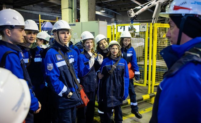 Урок химии для учеников «Нефтехим-класса» провели на производствах «Нижнекамскнефтехима»