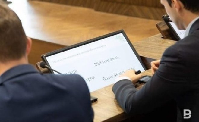 Российских чиновников обязали сдавать в Гохран подарки из драгоценных камней