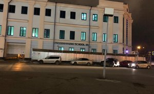 В Казани на бывшее здание «Спурта» повесили вывеску школы Сбербанка