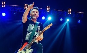 «У меня астигматизм». Шнуров объяснил, почему больше не ходит на хоккей