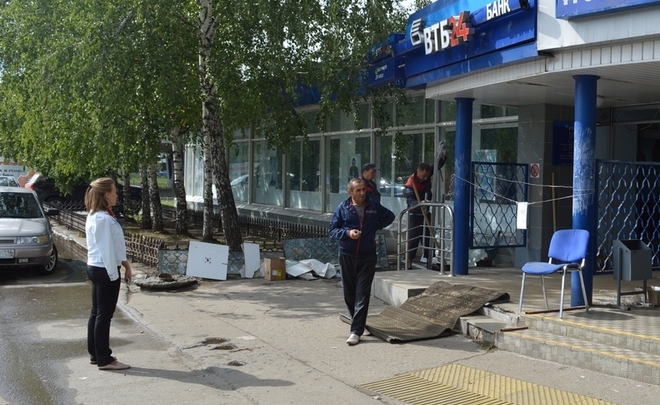 Взорванное в Казани отделение ВТБ24 возобновит работу 7 сентября