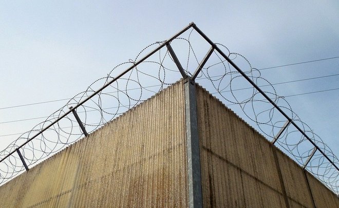 В исправительных учреждениях Татарстана за 2019 год изъяли 500 литров спиртного и 3 тыс. телефонов