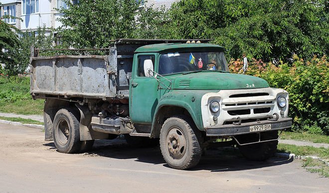 Исследование: треть грузовиков в России выпустили еще при СССР
