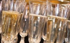 Крупнейшим поставщиком игристого вина в Россию в 2023 году стала Латвия