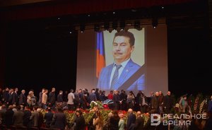 Итоги дня: Татарстан простился с Маратом Садыковым, ожидание послания президента, беглые пациенты психбольницы