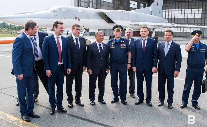 Замминистра промышленности РФ о выкатке Ту-22М3М: «Я хочу, чтобы в этой многодетной туполевской семье каждые 9 месяцев рождались новые достижения»